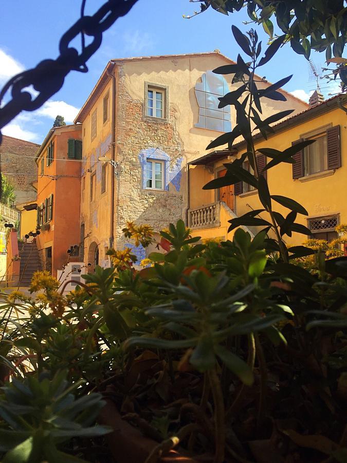 Il Maramaldo Bed&Breakfast-Restaurant Lajatico Exterior photo